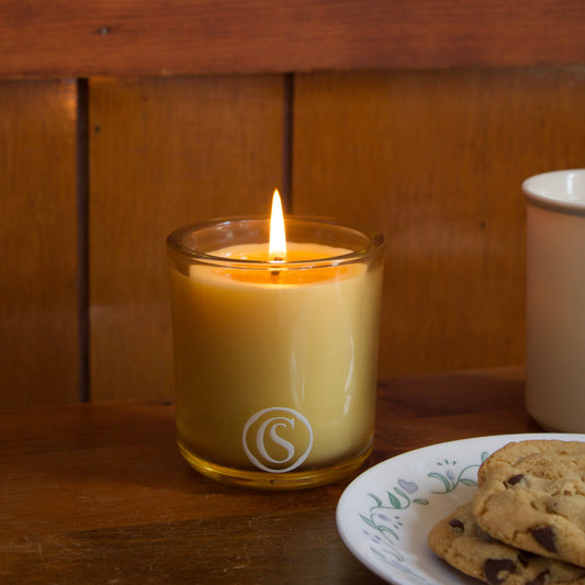 beeswax and essential oil candle, vanilla scented, cozy andle for home